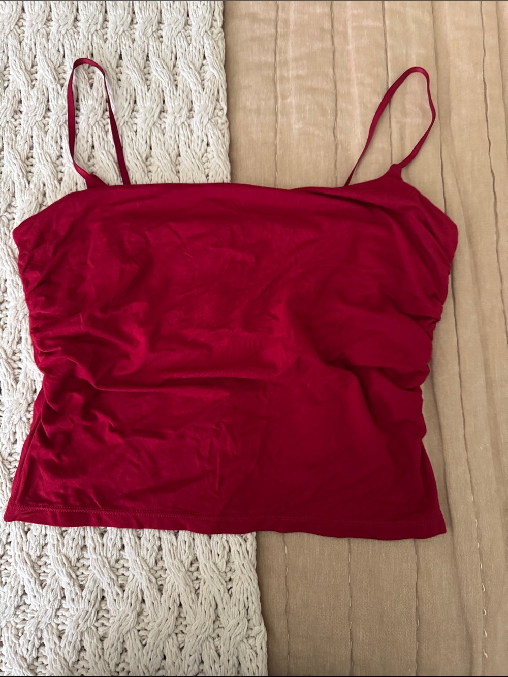 HALARA Red Spaghetti-Strap Cropped Cami